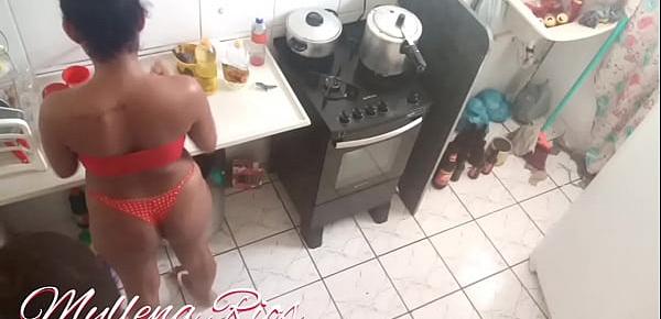  Dando gostoso pro Leo ogro na casa da minha amiga